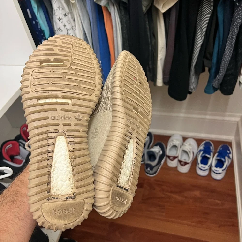 Yeezy 350 tan great condition 100% authentic size 9.5 comes with box - Picture 3 of 3